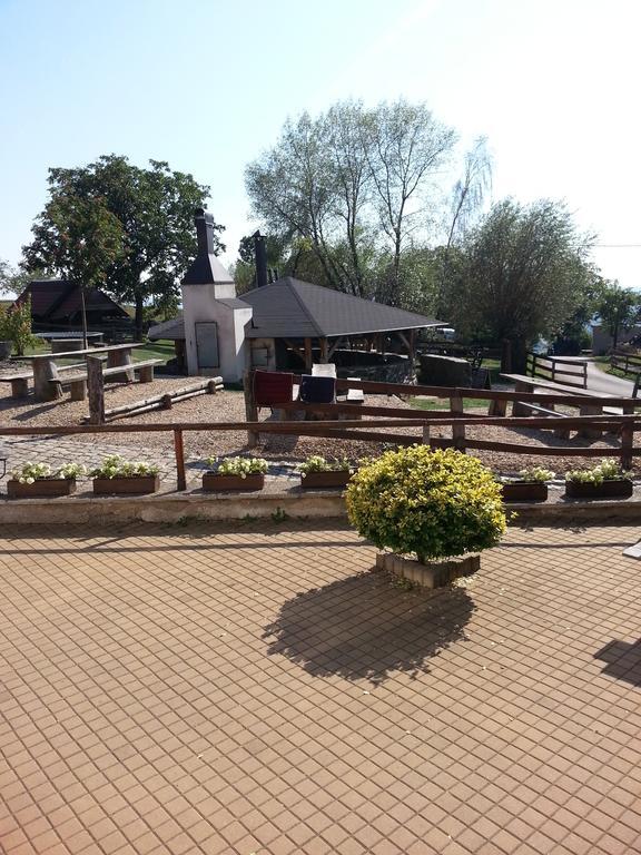 Kozakov Apartmany - Druhe Patro Tatobity Екстер'єр фото